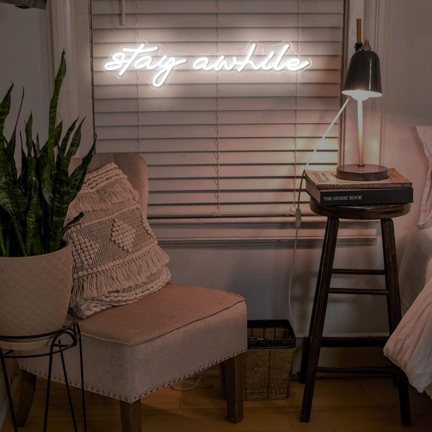 لافتات نيون 'Stay Awhile' مع إ - مراجعة Neon Sign Party وسعره
