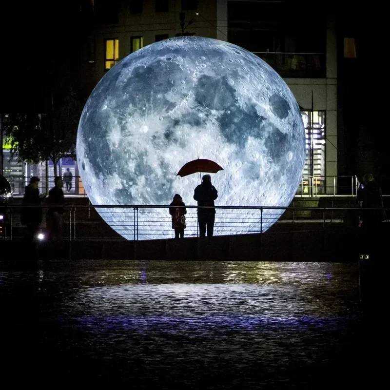 كرة القمر الزرقاء العملاقة الق - مراجعة Led Balloon Light وسعره